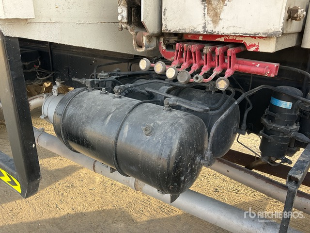Nissan TF20 - Autocarro con pianale/ Cassone fisso, Camion con gru: foto 5 Nissan TF20 - Autocarro con pianale/ Cassone fisso, Camion con gru: foto 5
