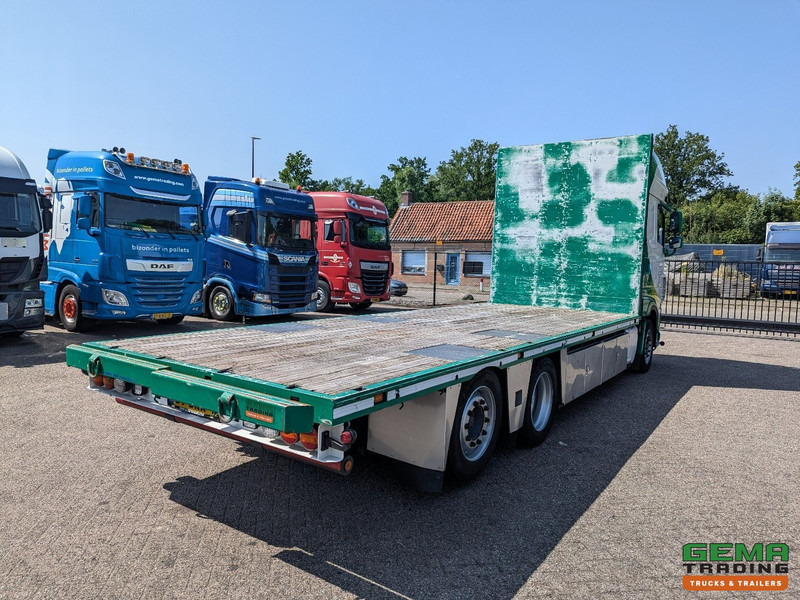 DAF XF 530 FAN 6x2/4 SuperSpaceCab Euro6C - Retarder - OpenLaadbak 7.4M - SmartTacho V2 - NOKKENAS problem - 05/2026 - Fourage APK - Autocarro con pianale/ Cassone fisso: foto 2 DAF XF 530 FAN 6x2/4 SuperSpaceCab Euro6C - Retarder - OpenLaadbak 7.4M - SmartTacho V2 - NOKKENAS problem - 05/2026 - Fourage APK - Autocarro con pianale/ Cassone fisso: foto 2