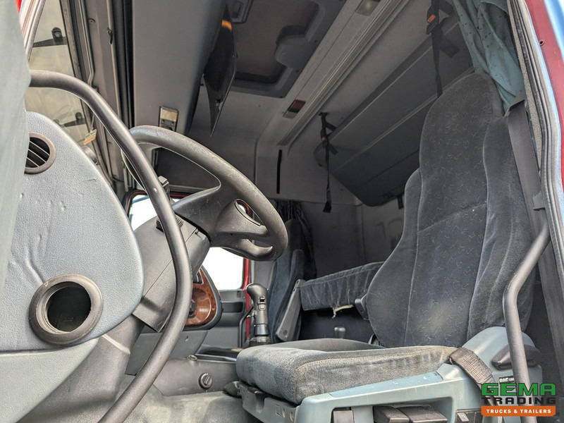 DAF XF95.430 4x2 Spacecab Euro2 - Retarder - Geslotenbak 7.7m - Handgeschakeld - Vangmuil - Autocarro furgonato: foto 5 DAF XF95.430 4x2 Spacecab Euro2 - Retarder - Geslotenbak 7.7m - Handgeschakeld - Vangmuil - Autocarro furgonato: foto 5