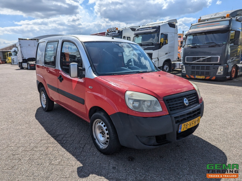 Fiat Doblò 1.9 JTD Euro4 - Handgeschakeld - Trekhaak - Furgoncino: foto 2 Fiat Doblò 1.9 JTD Euro4 - Handgeschakeld - Trekhaak - Furgoncino: foto 2