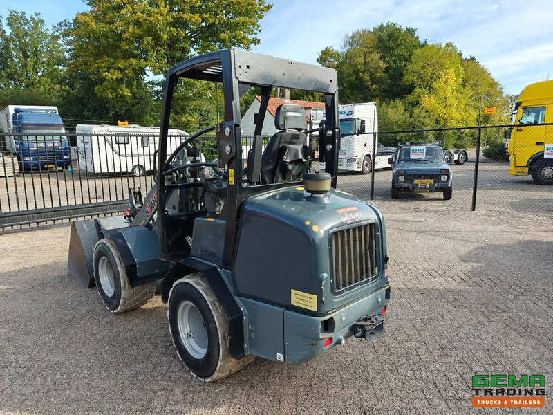 Giant V452T 3585 uren - Wiellader - Landbouw Kenteken - Vangmuil - Grondbak - Non-Marking Banden - Minipala cingolata: foto 4 Giant V452T 3585 uren - Wiellader - Landbouw Kenteken - Vangmuil - Grondbak - Non-Marking Banden - Minipala cingolata: foto 4