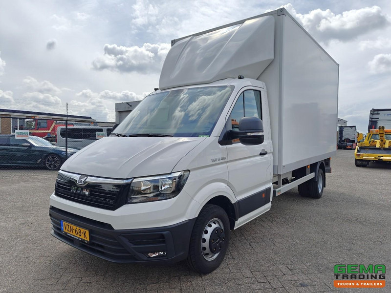 MAN TGE 3.180 4x2 Dagcabine Euro6D - GeslotenBak 4.2m + Laadklep 750KG - Dubbellucht - 5500km! NIEUWSTAAT! ONGEBRUIKT! - Furgone box: foto 1 MAN TGE 3.180 4x2 Dagcabine Euro6D - GeslotenBak 4.2m + Laadklep 750KG - Dubbellucht - 5500km! NIEUWSTAAT! ONGEBRUIKT! - Furgone box: foto 1