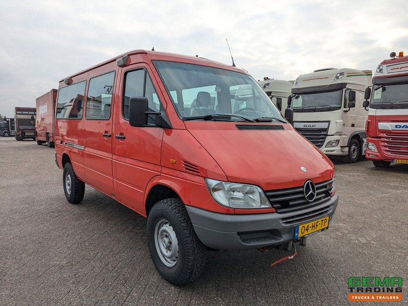 Mercedes-Benz 316 CDI 4x4 Euro3 - 59.000km - 9 Persoons - Lier - 3 Sperren! Hoge en Lage Gearing - Minibus, Pulmino: foto 2 Mercedes-Benz 316 CDI 4x4 Euro3 - 59.000km - 9 Persoons - Lier - 3 Sperren! Hoge en Lage Gearing - Minibus, Pulmino: foto 2