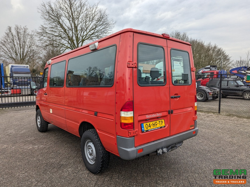 Mercedes-Benz 316 CDI 4x4 Euro3 - 59.000km - 9 Persoons - Lier - 3 Sperren! Hoge en Lage Gearing - Minibus, Pulmino: foto 4 Mercedes-Benz 316 CDI 4x4 Euro3 - 59.000km - 9 Persoons - Lier - 3 Sperren! Hoge en Lage Gearing - Minibus, Pulmino: foto 4