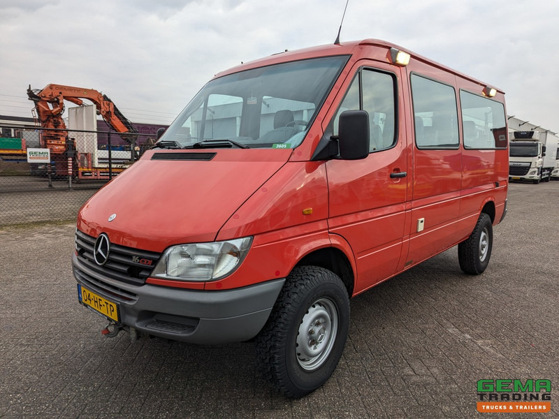 Mercedes-Benz 316 CDI 4x4 Euro3 - 59.000km - 9 Persoons - Lier - 3 Sperren! Hoge en Lage Gearing - Minibus, Pulmino: foto 1 Mercedes-Benz 316 CDI 4x4 Euro3 - 59.000km - 9 Persoons - Lier - 3 Sperren! Hoge en Lage Gearing - Minibus, Pulmino: foto 1