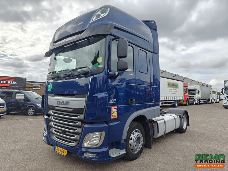 DAF XF 440 FT 4x2 SuperSpaceCab Euro6A - MEGA - Retarder - HandGeschakeld - 316.000KM! - Trattore stradale: foto 1 DAF XF 440 FT 4x2 SuperSpaceCab Euro6A - MEGA - Retarder - HandGeschakeld - 316.000KM! - Trattore stradale: foto 1