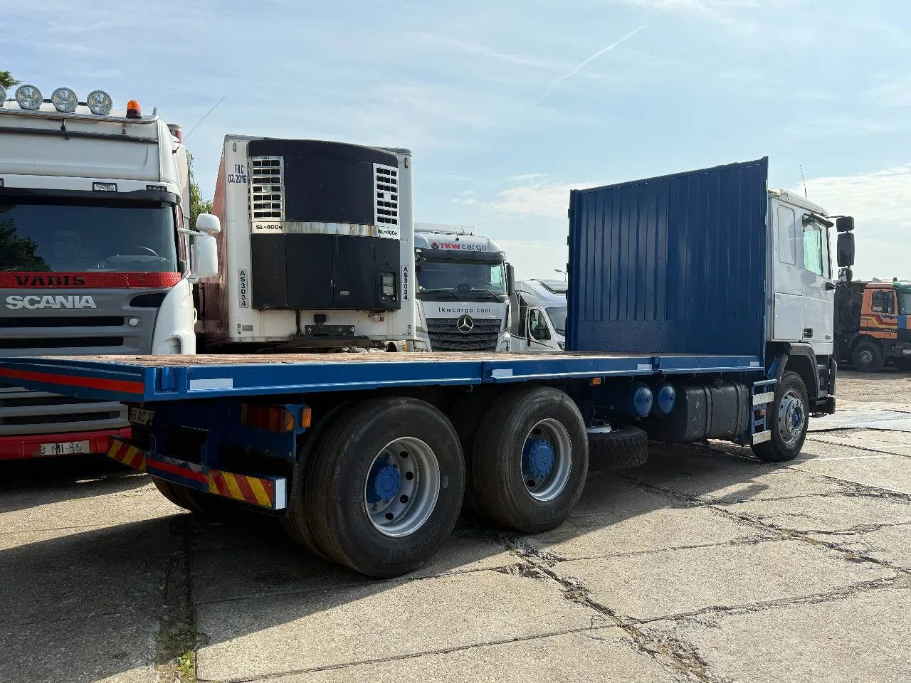 DAF 95.360 ATI 6X2 Chassis ZF Manual Gearbox - Autocarro con pianale/ Cassone fisso: foto 4 DAF 95.360 ATI 6X2 Chassis ZF Manual Gearbox - Autocarro con pianale/ Cassone fisso: foto 4