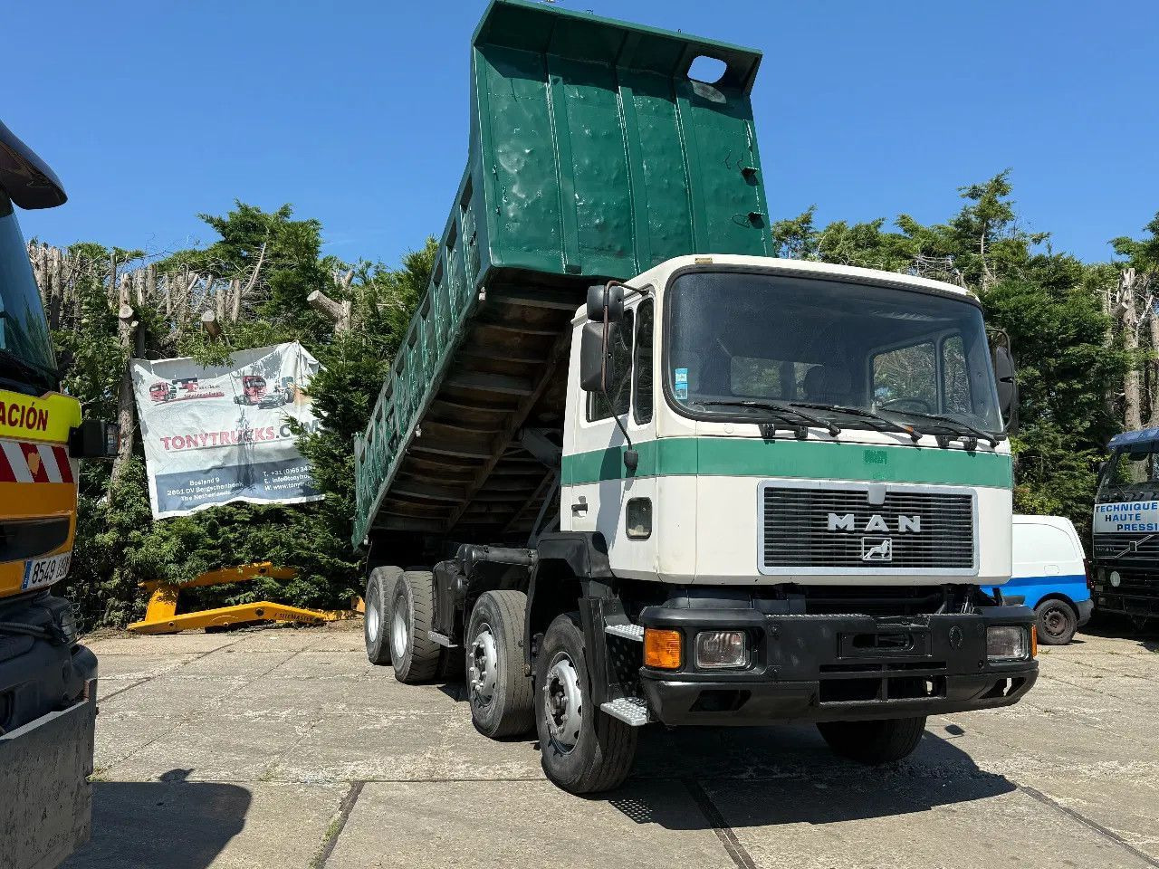 MAN 35.372 8X4 Tipper Spring/Spring ZF Manual Gear E - Autocarro ribaltabile: foto 1 MAN 35.372 8X4 Tipper Spring/Spring ZF Manual Gear E - Autocarro ribaltabile: foto 1