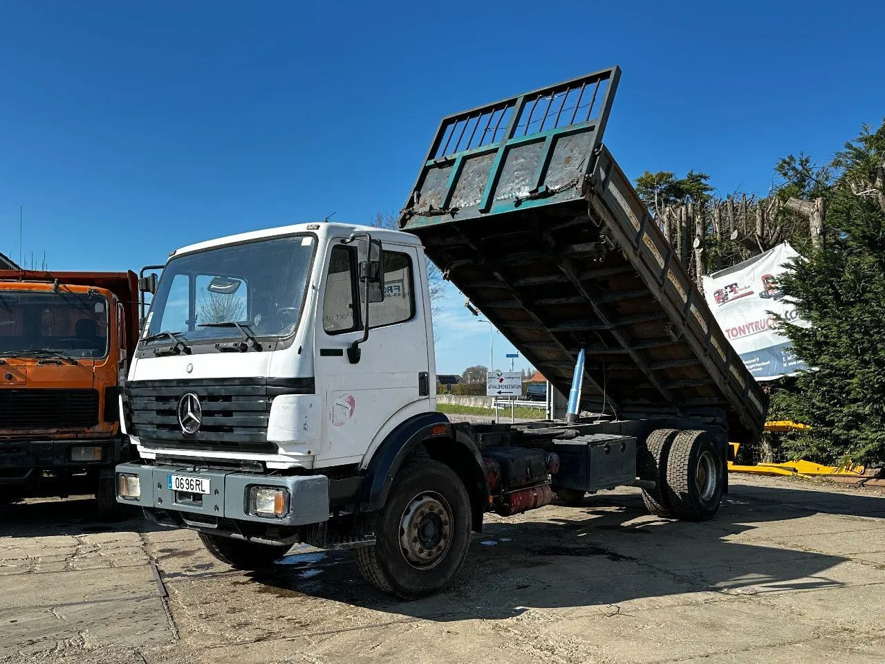 Mercedes-Benz SK 1733 V6 4X2 Tipper Spring/Spring EPS Manual G - Autocarro ribaltabile: foto 2 Mercedes-Benz SK 1733 V6 4X2 Tipper Spring/Spring EPS Manual G - Autocarro ribaltabile: foto 2