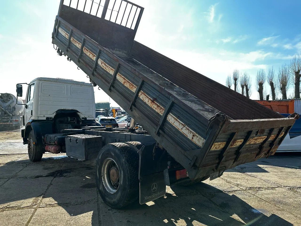 Mercedes-Benz SK 1733 V6 4X2 Tipper Spring/Spring EPS Manual G - Autocarro ribaltabile: foto 3 Mercedes-Benz SK 1733 V6 4X2 Tipper Spring/Spring EPS Manual G - Autocarro ribaltabile: foto 3