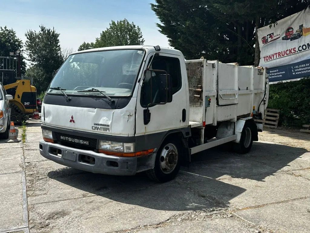 Mitsubishi Canter GARBAGE TRUCK SPRING/SPRING MANUAL GEARBO - Camion immondizia: foto 2 Mitsubishi Canter GARBAGE TRUCK SPRING/SPRING MANUAL GEARBO - Camion immondizia: foto 2