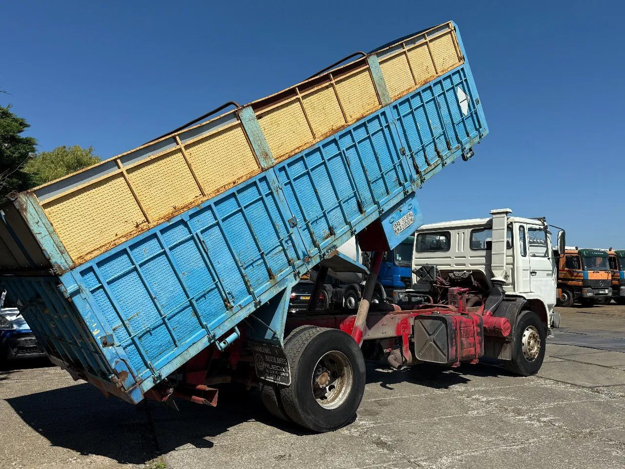 Renault G230 4X2 Tipper Spring/Spring Manual Gearbox - Autocarro ribaltabile: foto 4 Renault G230 4X2 Tipper Spring/Spring Manual Gearbox - Autocarro ribaltabile: foto 4