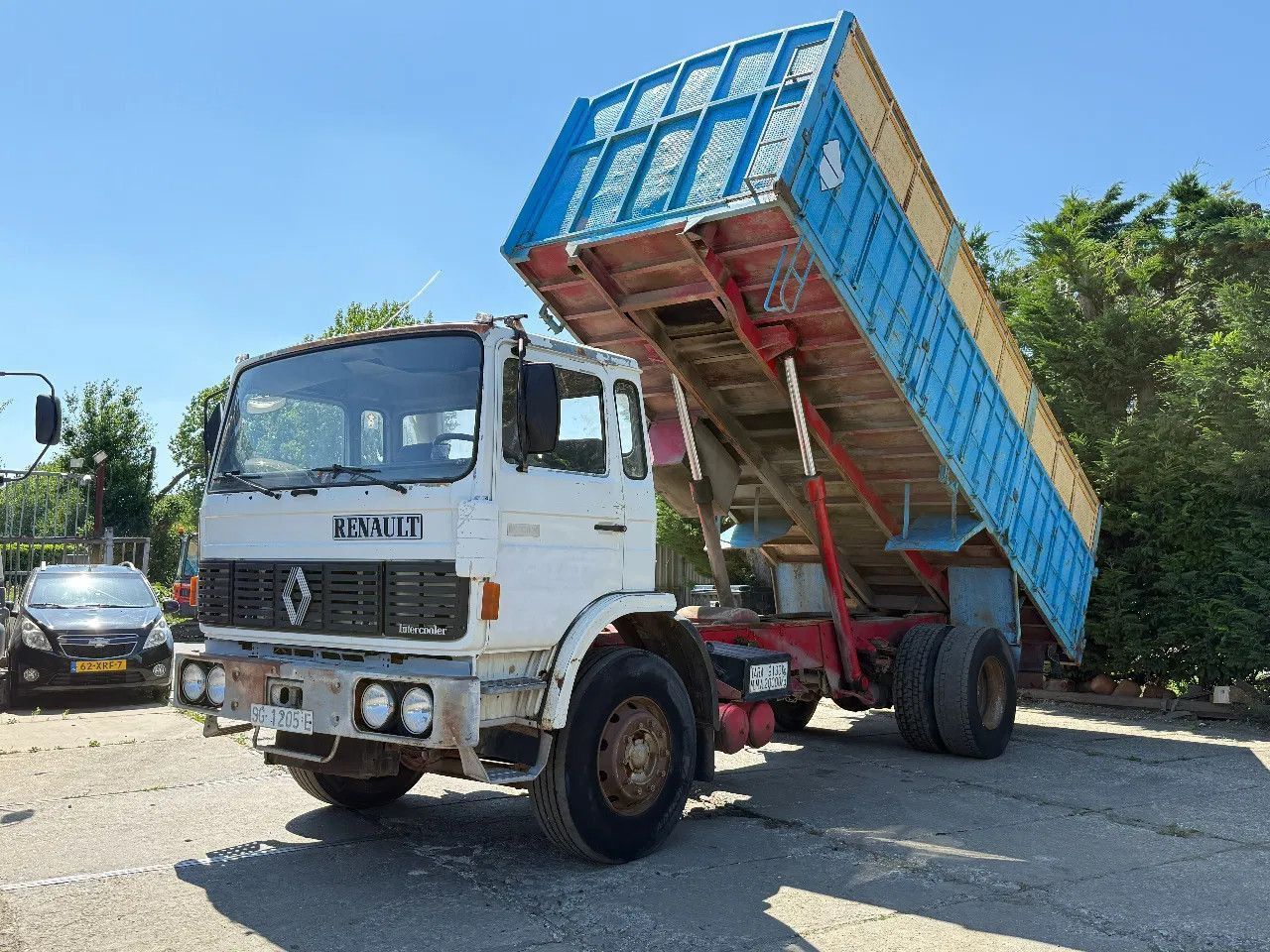 Renault G230 4X2 Tipper Spring/Spring Manual Gearbox - Autocarro ribaltabile: foto 2 Renault G230 4X2 Tipper Spring/Spring Manual Gearbox - Autocarro ribaltabile: foto 2