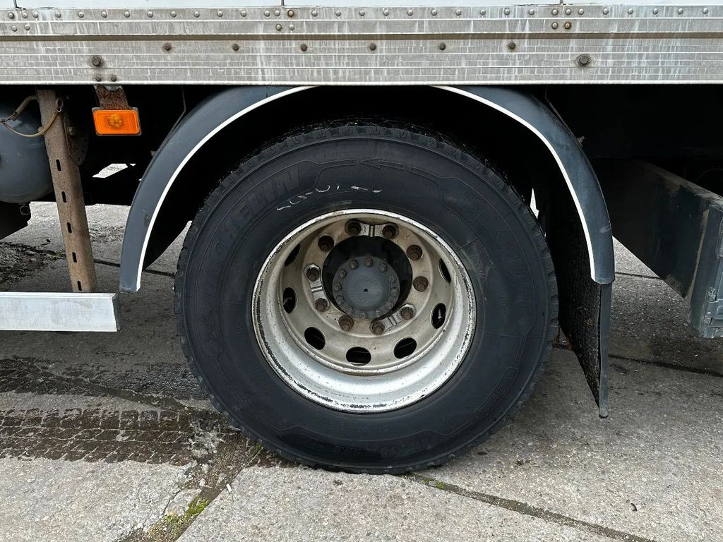 Volvo FM 330 4X2 BOX Spring/Air EURO5 Double Airco Ret - Autocarro furgonato: foto 5 Volvo FM 330 4X2 BOX Spring/Air EURO5 Double Airco Ret - Autocarro furgonato: foto 5