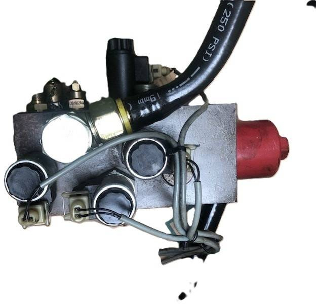 Hydraulic control valve - Valvola idraulica per Mezzo di movimentazione: foto 3 Hydraulic control valve - Valvola idraulica per Mezzo di movimentazione: foto 3