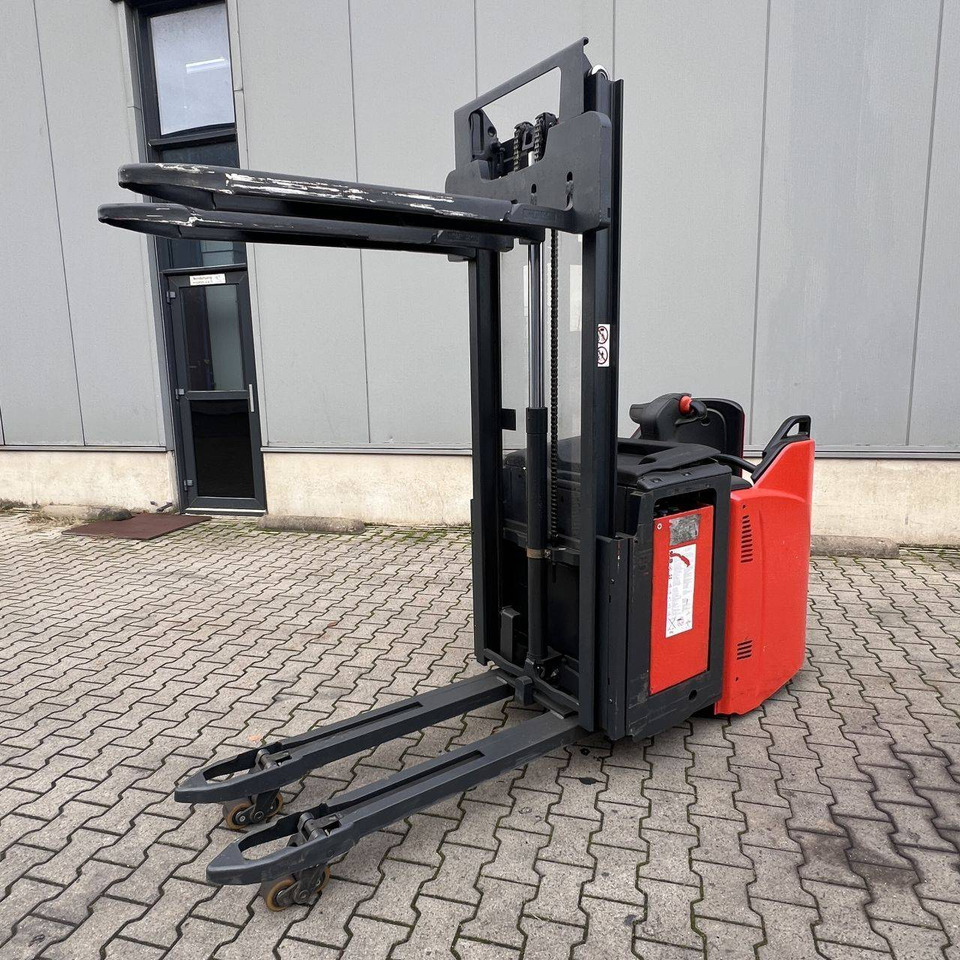 Linde D12SP (133) - Stoccatore: foto 3 Linde D12SP (133) - Stoccatore: foto 3