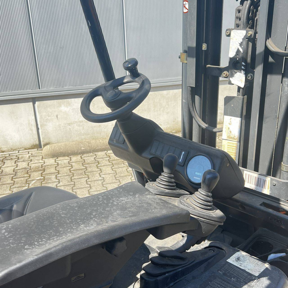 Linde E14 (335-02) - Carrello elevatore elettrico: foto 5 Linde E14 (335-02) - Carrello elevatore elettrico: foto 5