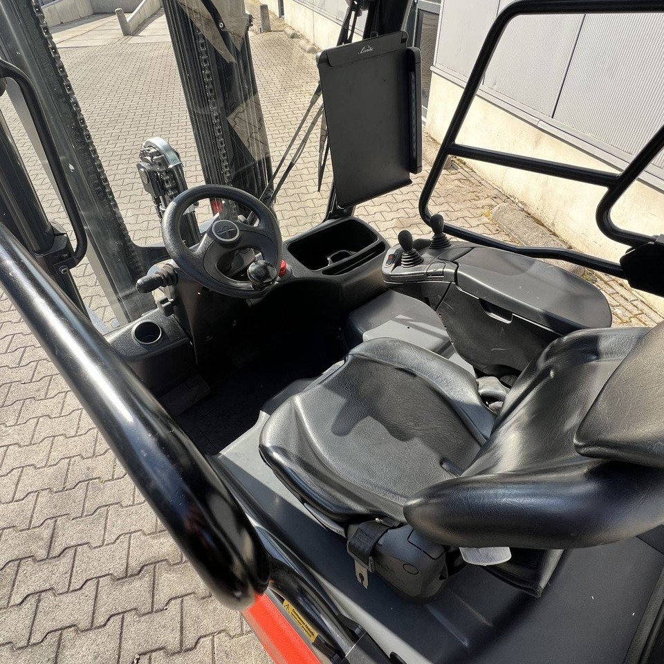 Linde E16 (386-02) EVO - Carrello elevatore elettrico: foto 4 Linde E16 (386-02) EVO - Carrello elevatore elettrico: foto 4