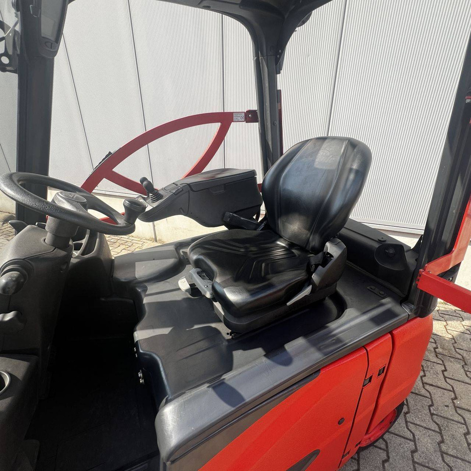Linde E16PH-02 (386) EVO - Carrello elevatore elettrico: foto 4 Linde E16PH-02 (386) EVO - Carrello elevatore elettrico: foto 4
