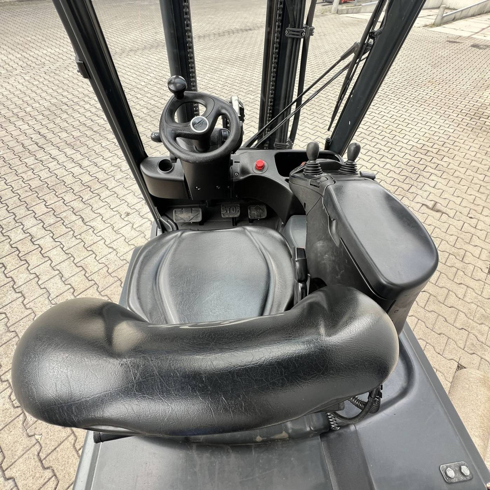Linde E18PH (386-02) EVO - Carrello elevatore elettrico: foto 5 Linde E18PH (386-02) EVO - Carrello elevatore elettrico: foto 5