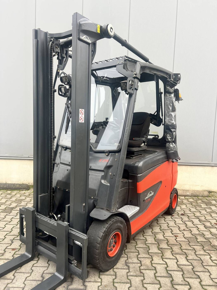 Linde E25/600HL (387) - Carrello elevatore elettrico: foto 1 Linde E25/600HL (387) - Carrello elevatore elettrico: foto 1