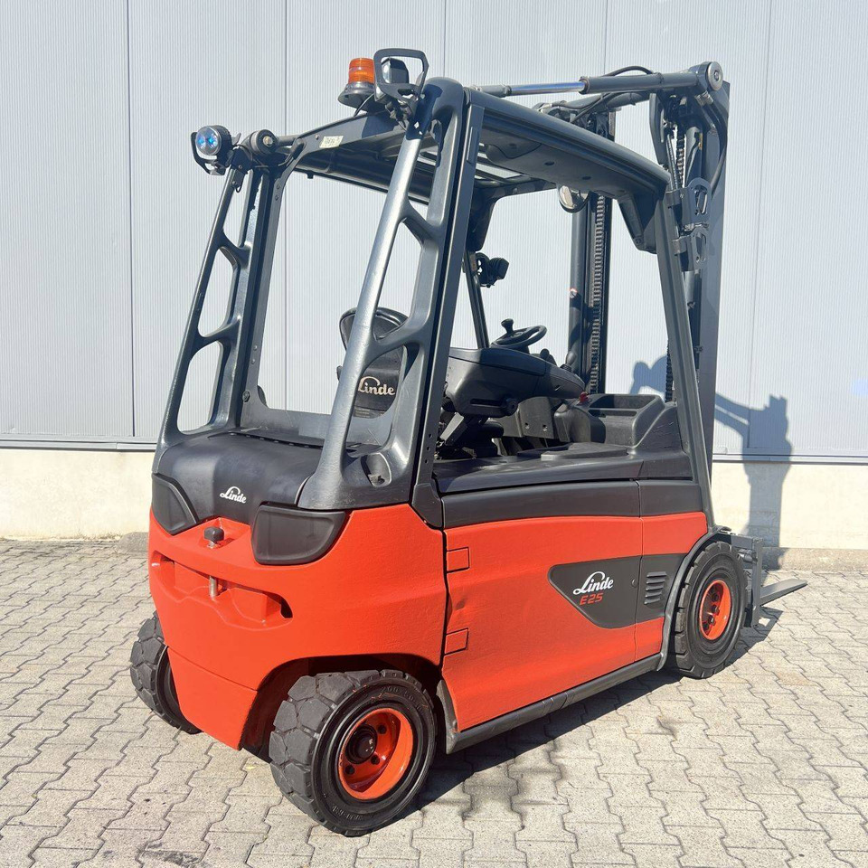 Linde E25L (387) - Carrello elevatore elettrico: foto 2 Linde E25L (387) - Carrello elevatore elettrico: foto 2