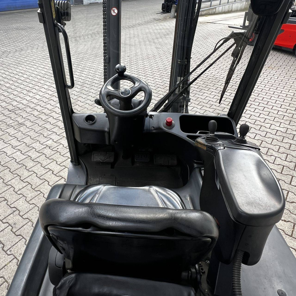 Linde E25L (387) - Carrello elevatore elettrico: foto 5 Linde E25L (387) - Carrello elevatore elettrico: foto 5