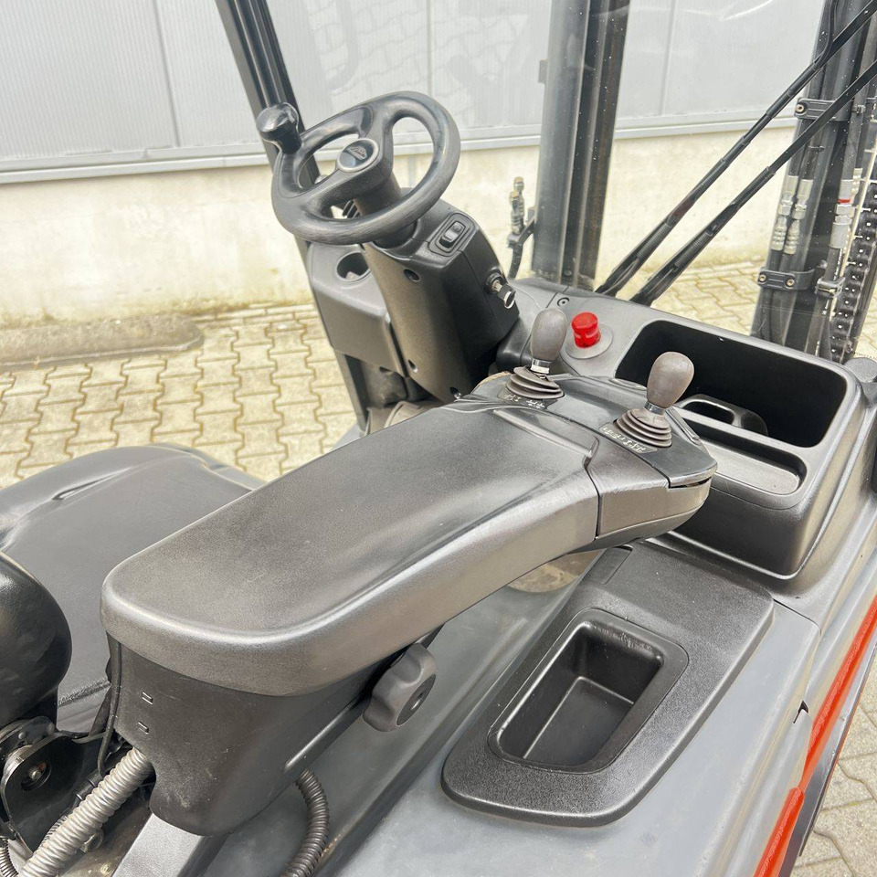 Linde E25L (387) - Carrello elevatore elettrico: foto 3 Linde E25L (387) - Carrello elevatore elettrico: foto 3