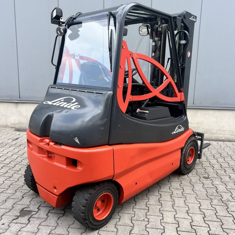 Linde E25S (336-03) - Carrello elevatore elettrico: foto 2 Linde E25S (336-03) - Carrello elevatore elettrico: foto 2