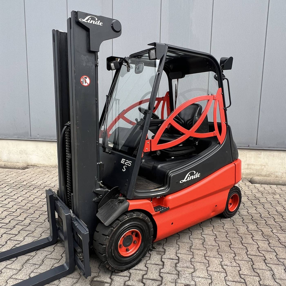 Linde E25S (336-03) - Carrello elevatore elettrico: foto 1 Linde E25S (336-03) - Carrello elevatore elettrico: foto 1
