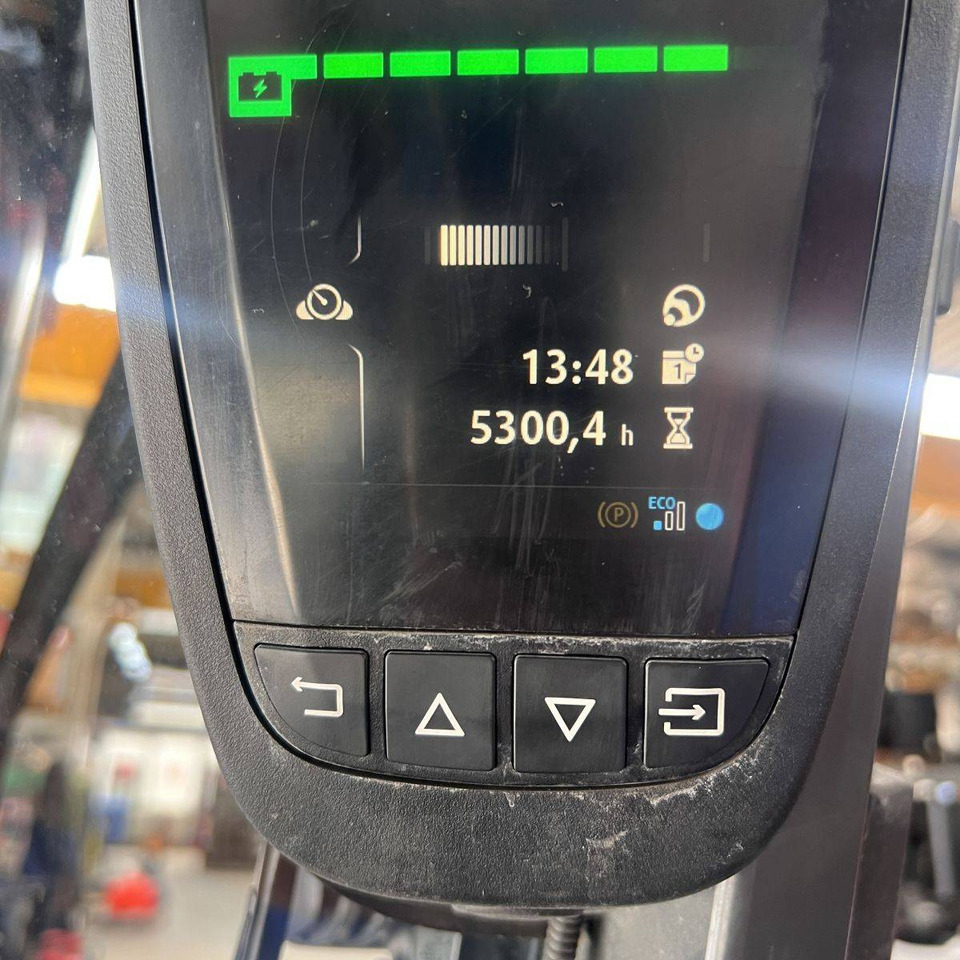 Carrello elevatore elettrico Linde E30 (387): foto 6
