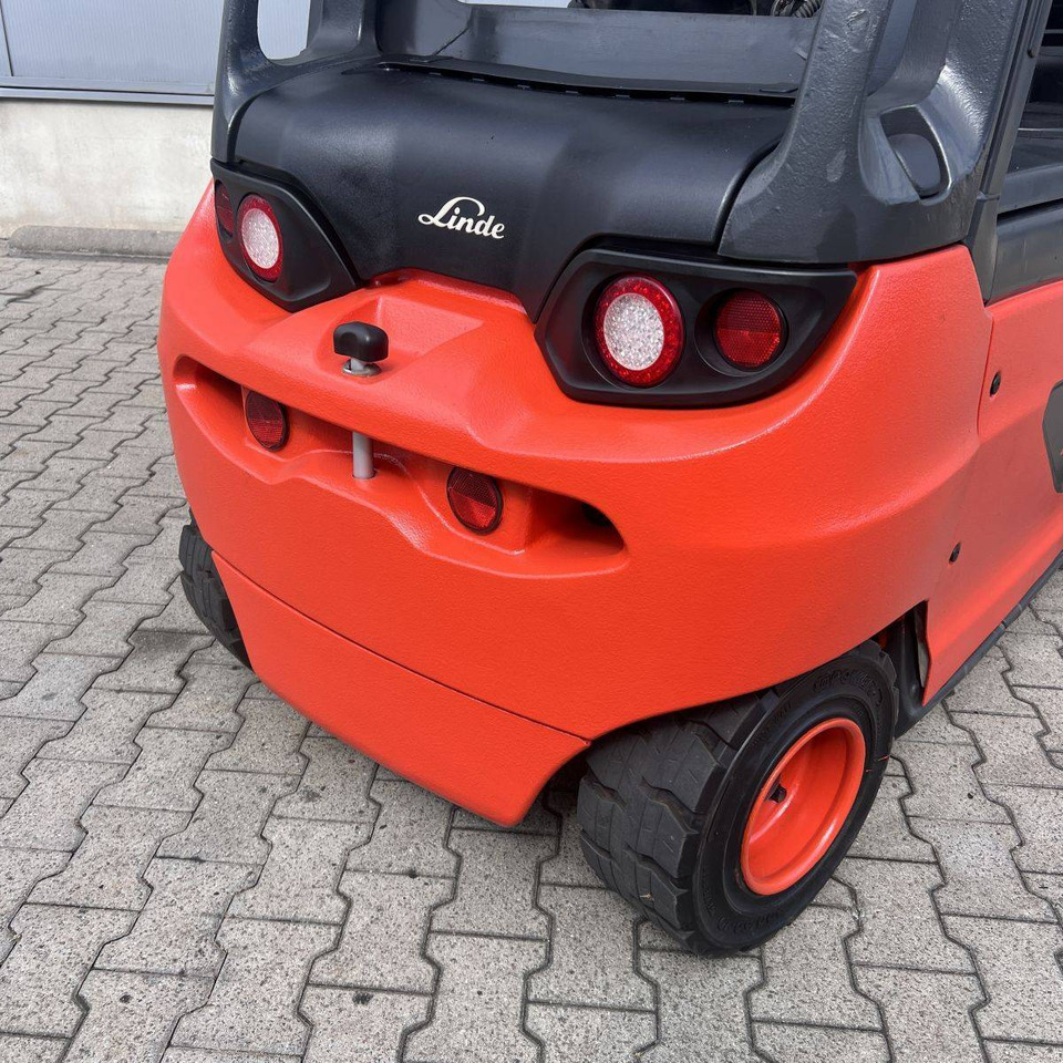 Carrello elevatore elettrico Linde E30 (387): foto 15