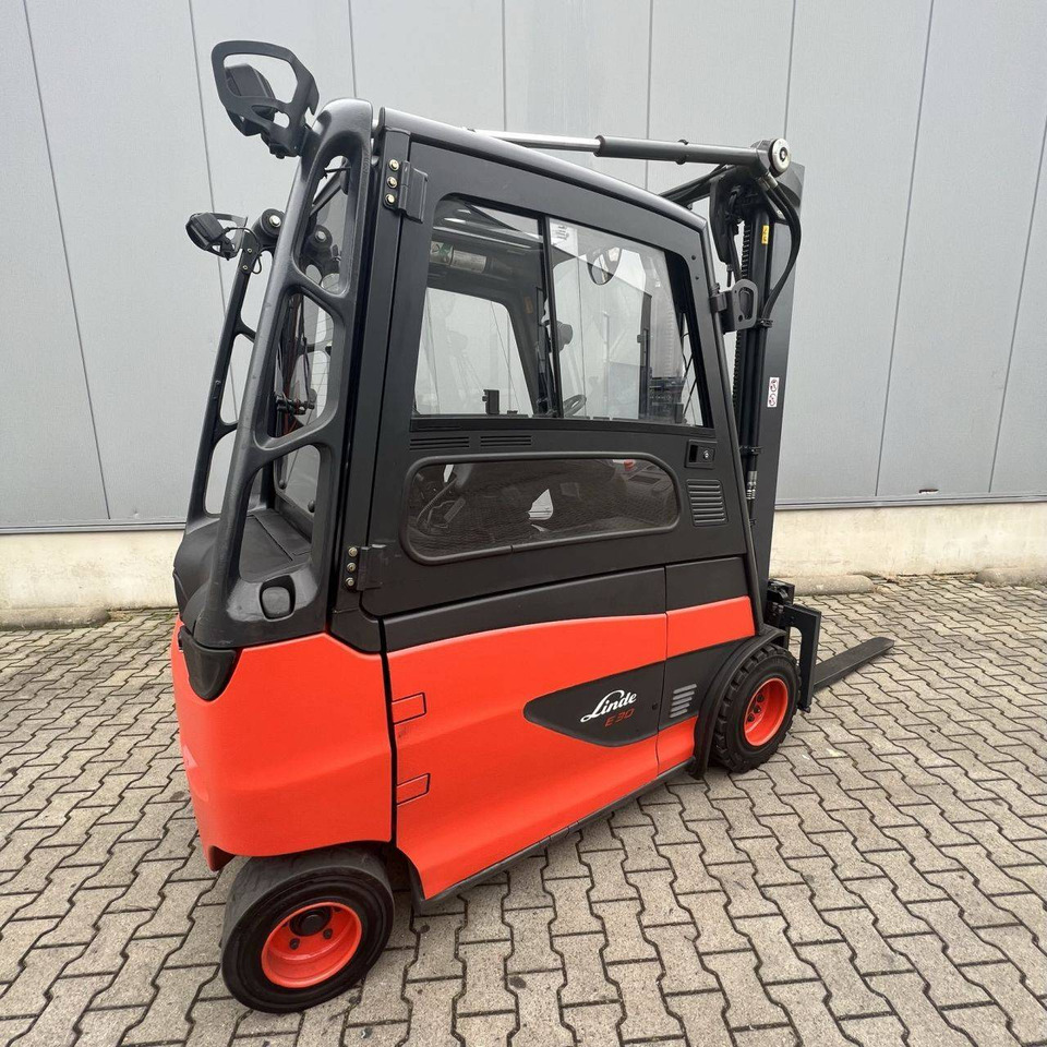 Linde E30/600 HL (387) - Carrello elevatore elettrico: foto 2 Linde E30/600 HL (387) - Carrello elevatore elettrico: foto 2
