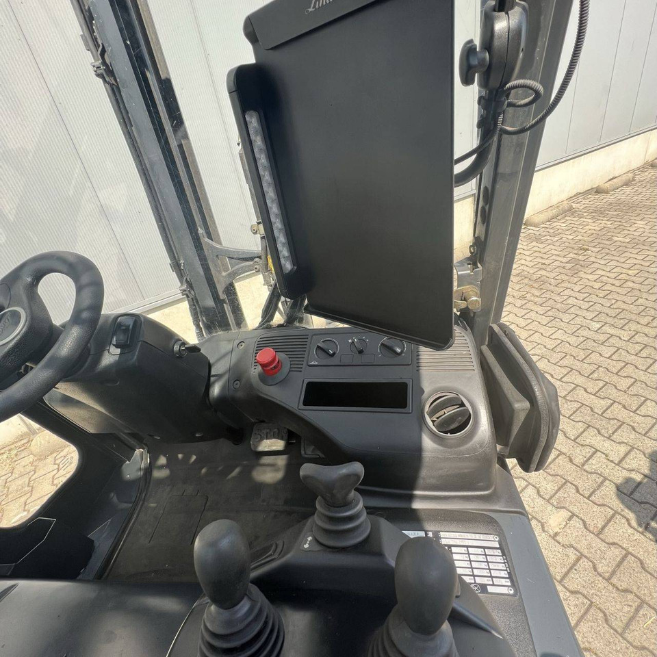 Linde E30/600 HL (387) - Carrello elevatore elettrico: foto 5 Linde E30/600 HL (387) - Carrello elevatore elettrico: foto 5