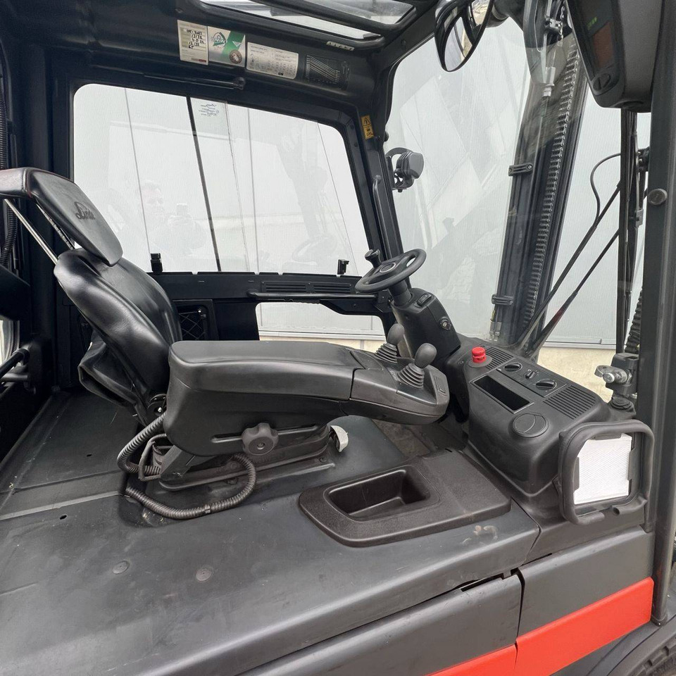 Linde E30/600 HL (387) - Carrello elevatore elettrico: foto 4 Linde E30/600 HL (387) - Carrello elevatore elettrico: foto 4