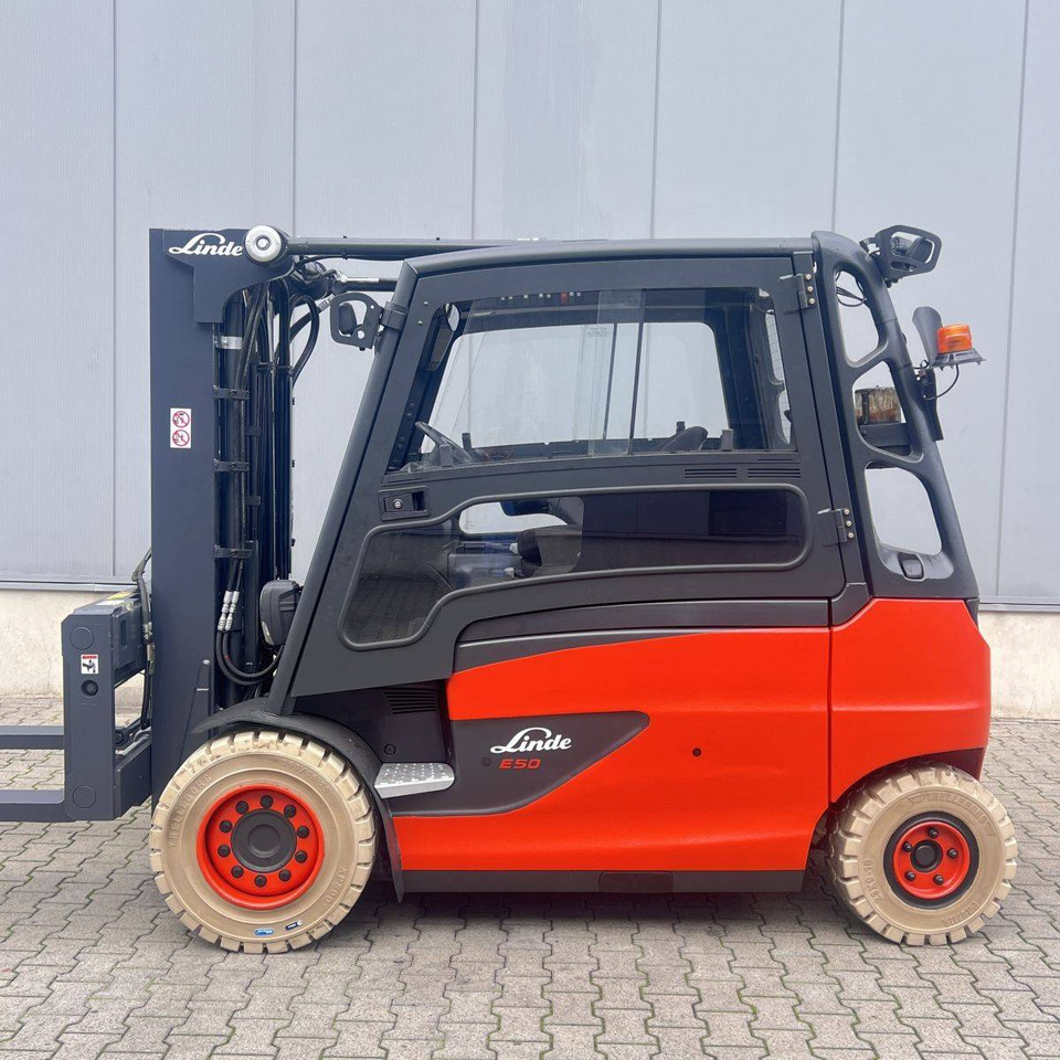 Linde E50/600L (388) LOW - Carrello elevatore elettrico: foto 2 Linde E50/600L (388) LOW - Carrello elevatore elettrico: foto 2