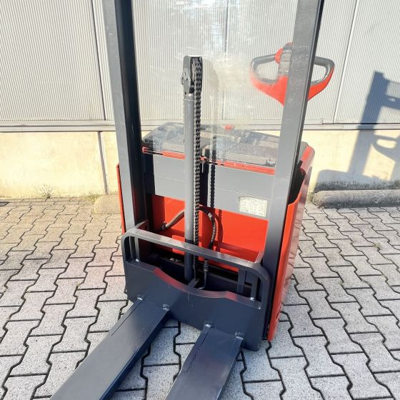 Linde L12 (1172) - Stoccatore: foto 2 Linde L12 (1172) - Stoccatore: foto 2