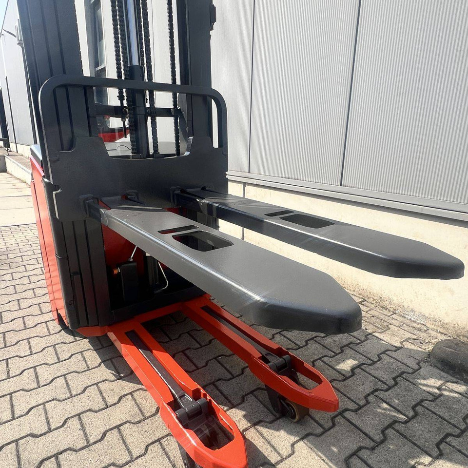 Linde L16i (372) - Stoccatore: foto 4 Linde L16i (372) - Stoccatore: foto 4