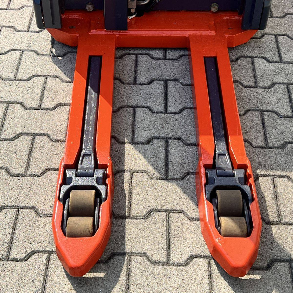 Linde L16i (372) - Stoccatore: foto 5 Linde L16i (372) - Stoccatore: foto 5