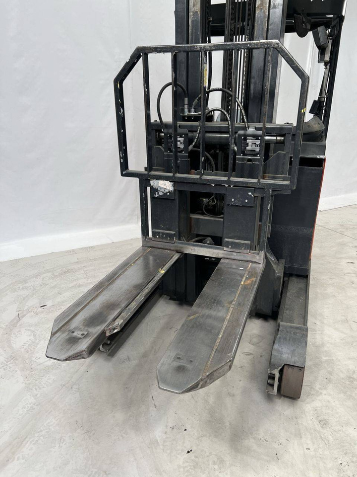 Linde R20 HD (1120) - Carrello retrattile: foto 5 Linde R20 HD (1120) - Carrello retrattile: foto 5