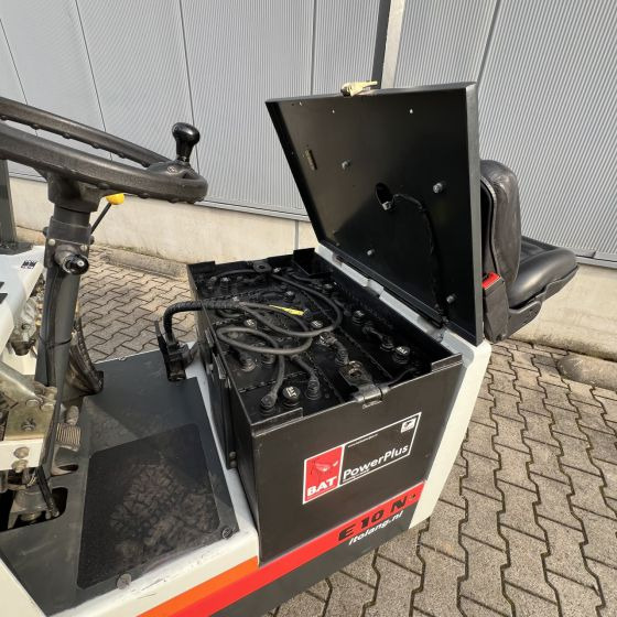 OM E10N - Carrello elevatore elettrico: foto 2 OM E10N - Carrello elevatore elettrico: foto 2