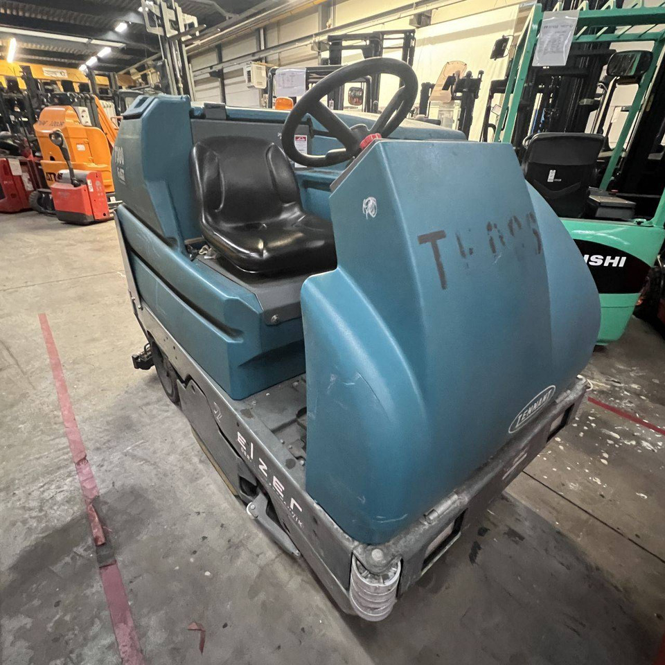 Tennant 7300 Fast - Lavasciuga pavimenti industriale: foto 3 Tennant 7300 Fast - Lavasciuga pavimenti industriale: foto 3