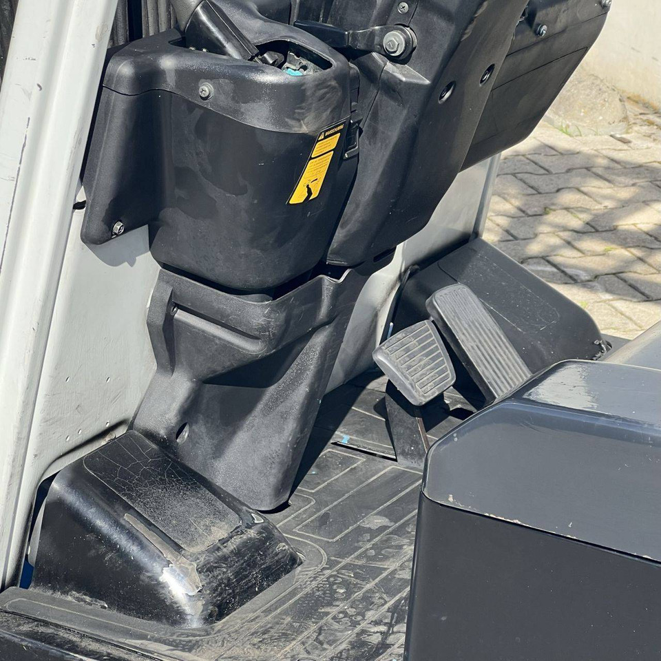 Carrello elevatore elettrico Unicarriers AG1N1L16Q: foto 7