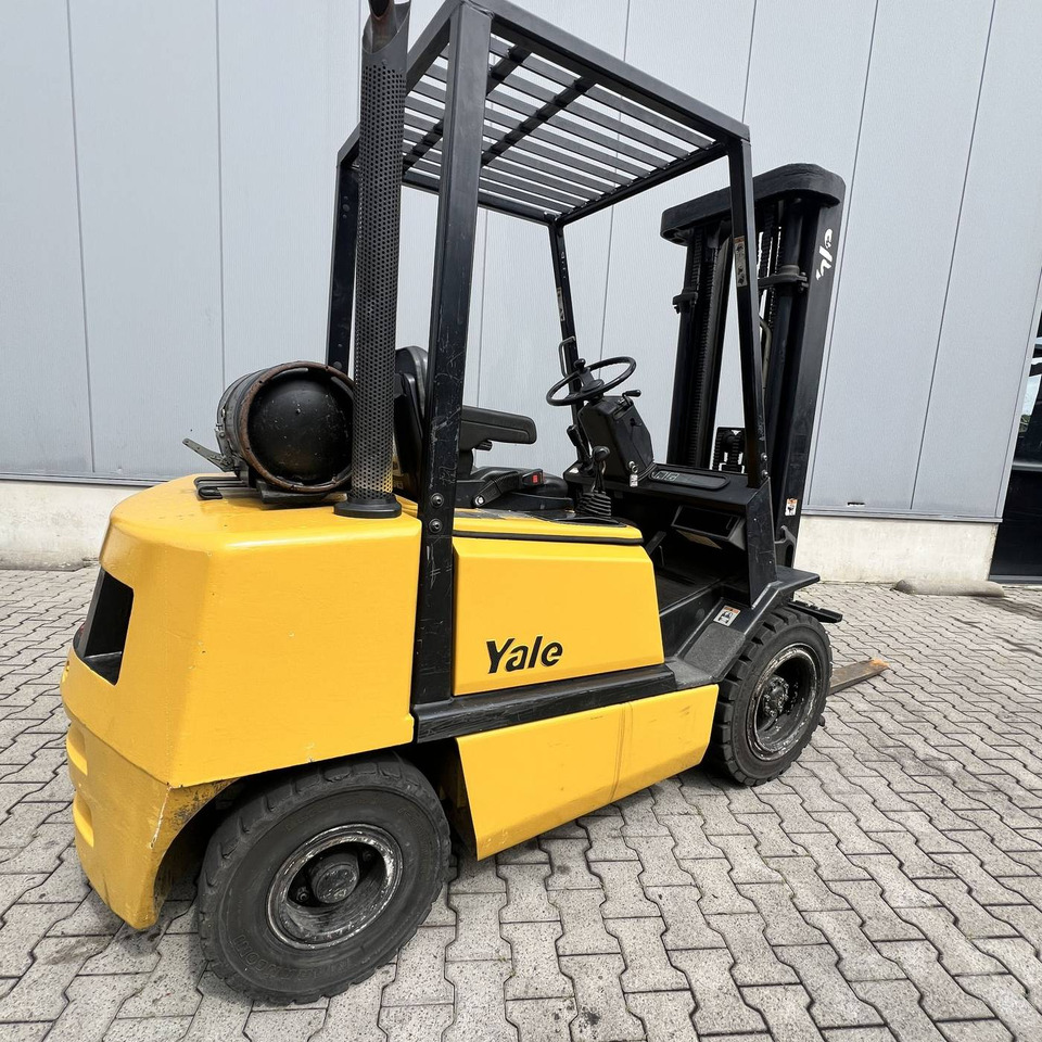 Yale GLP30TF - Carrello elevatore a gas: foto 2 Yale GLP30TF - Carrello elevatore a gas: foto 2