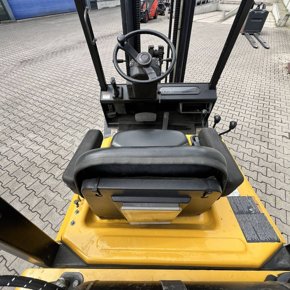 Yale GLP30TF - Carrello elevatore a gas: foto 5 Yale GLP30TF - Carrello elevatore a gas: foto 5