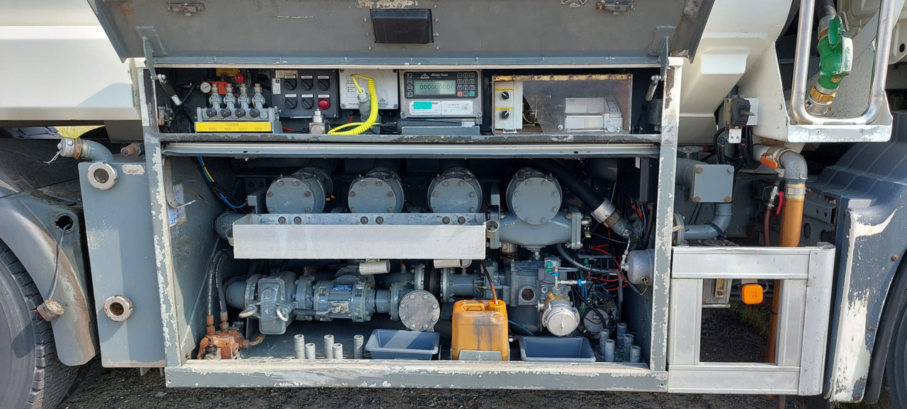 Camion cisterna per il trasporto di carburanti MAN TGS (lot of 4): foto 27 Camion cisterna per il trasporto di carburanti MAN TGS (lot of 4): foto 27