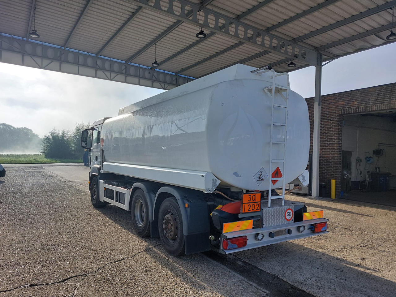 Camion cisterna per il trasporto di carburanti MAN TGS (lot of 4): foto 36 Camion cisterna per il trasporto di carburanti MAN TGS (lot of 4): foto 36