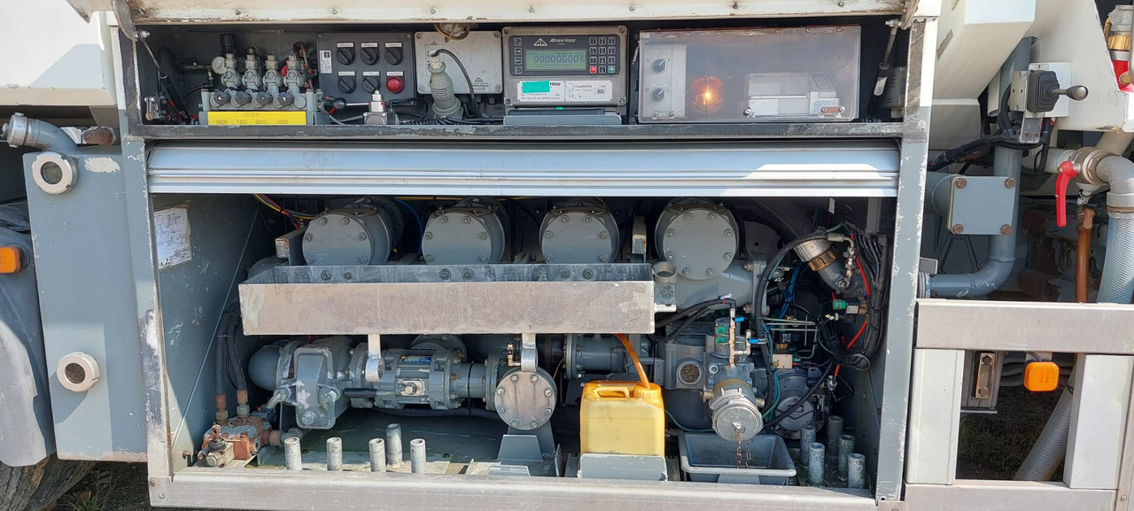 Camion cisterna per il trasporto di carburanti MAN TGS (lot of 4): foto 15 Camion cisterna per il trasporto di carburanti MAN TGS (lot of 4): foto 15