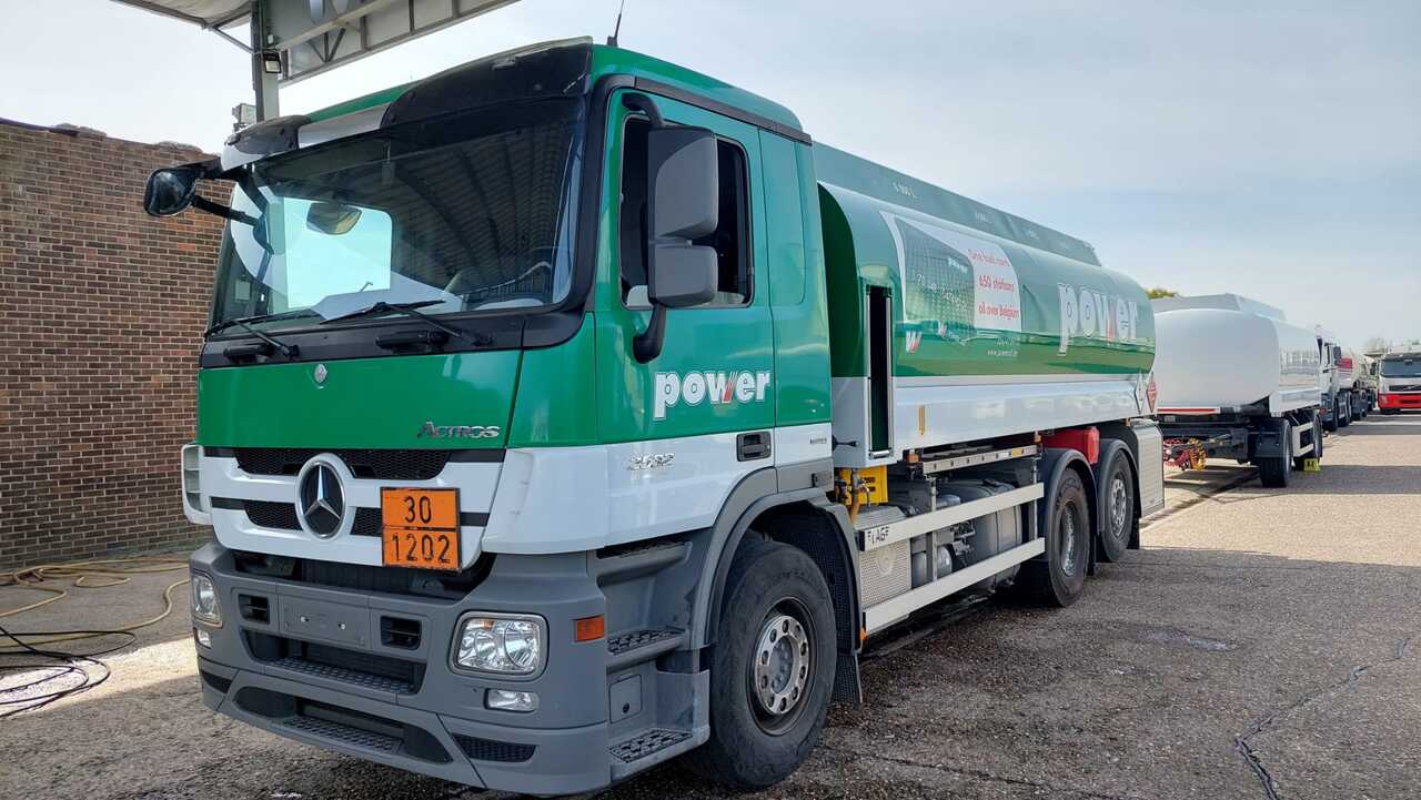 MERCEDES ACTROS - Camion cisterna: foto 1 MERCEDES ACTROS - Camion cisterna: foto 1