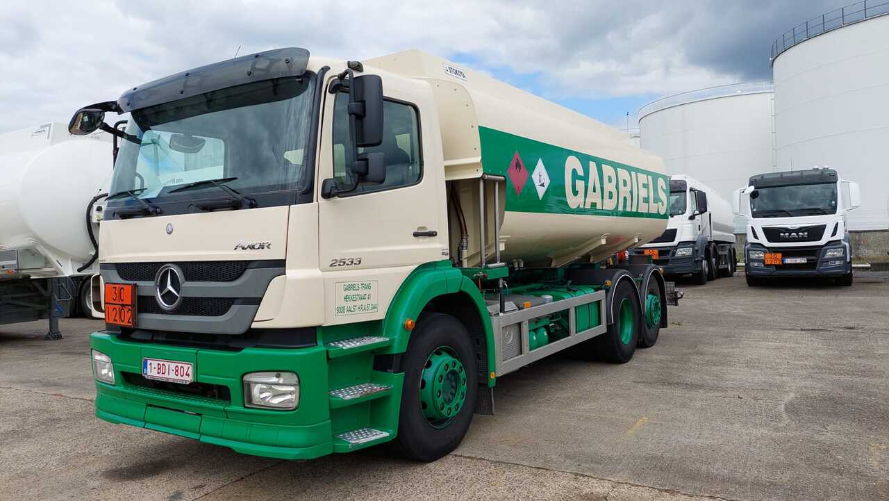 MERCEDES AXOR - Camion cisterna: foto 1 MERCEDES AXOR - Camion cisterna: foto 1